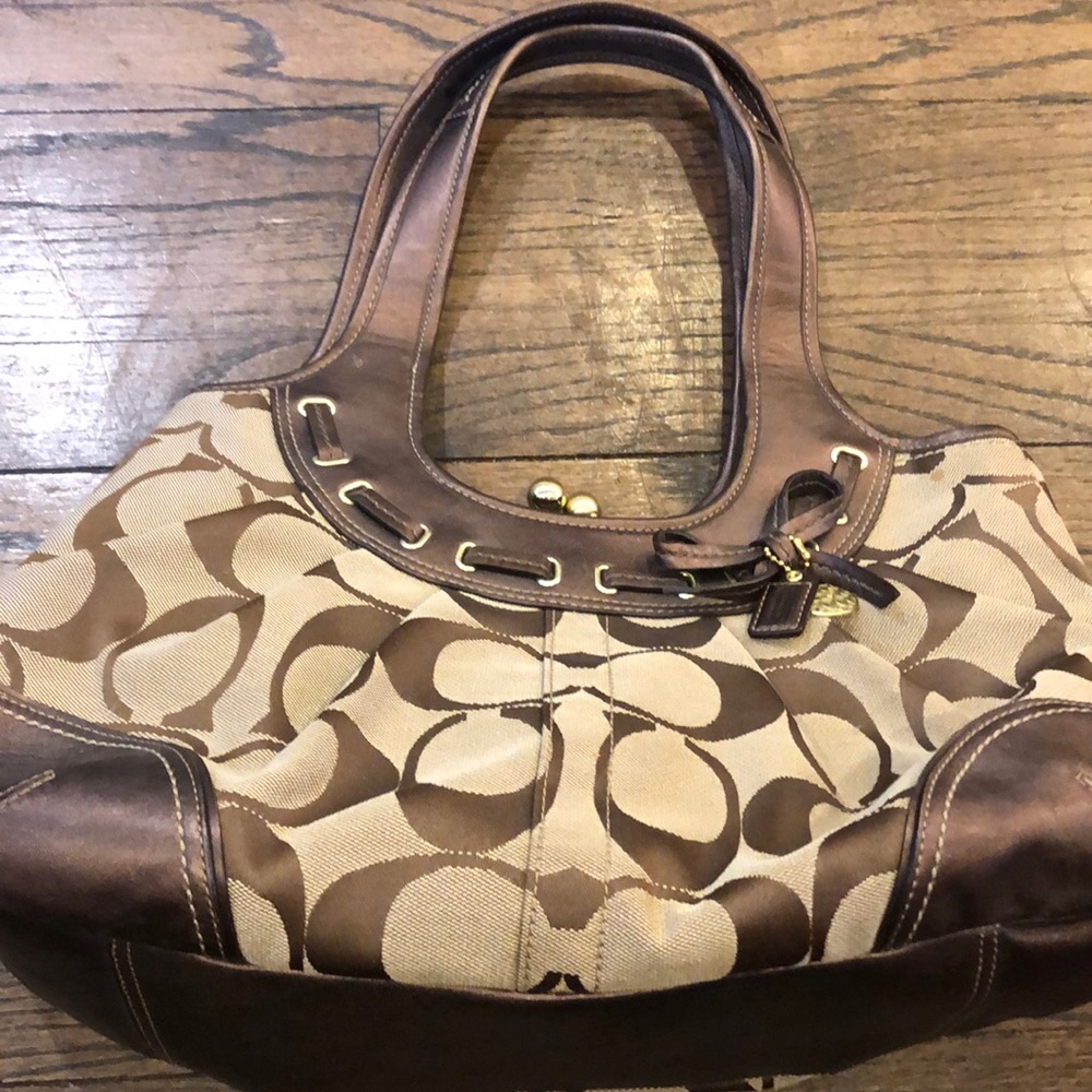 Handbag
